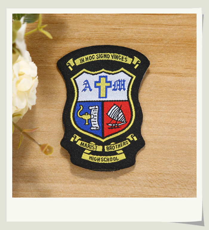 To make a custom small and medium school kindergarten garden school uniform cloth paste round badge badge