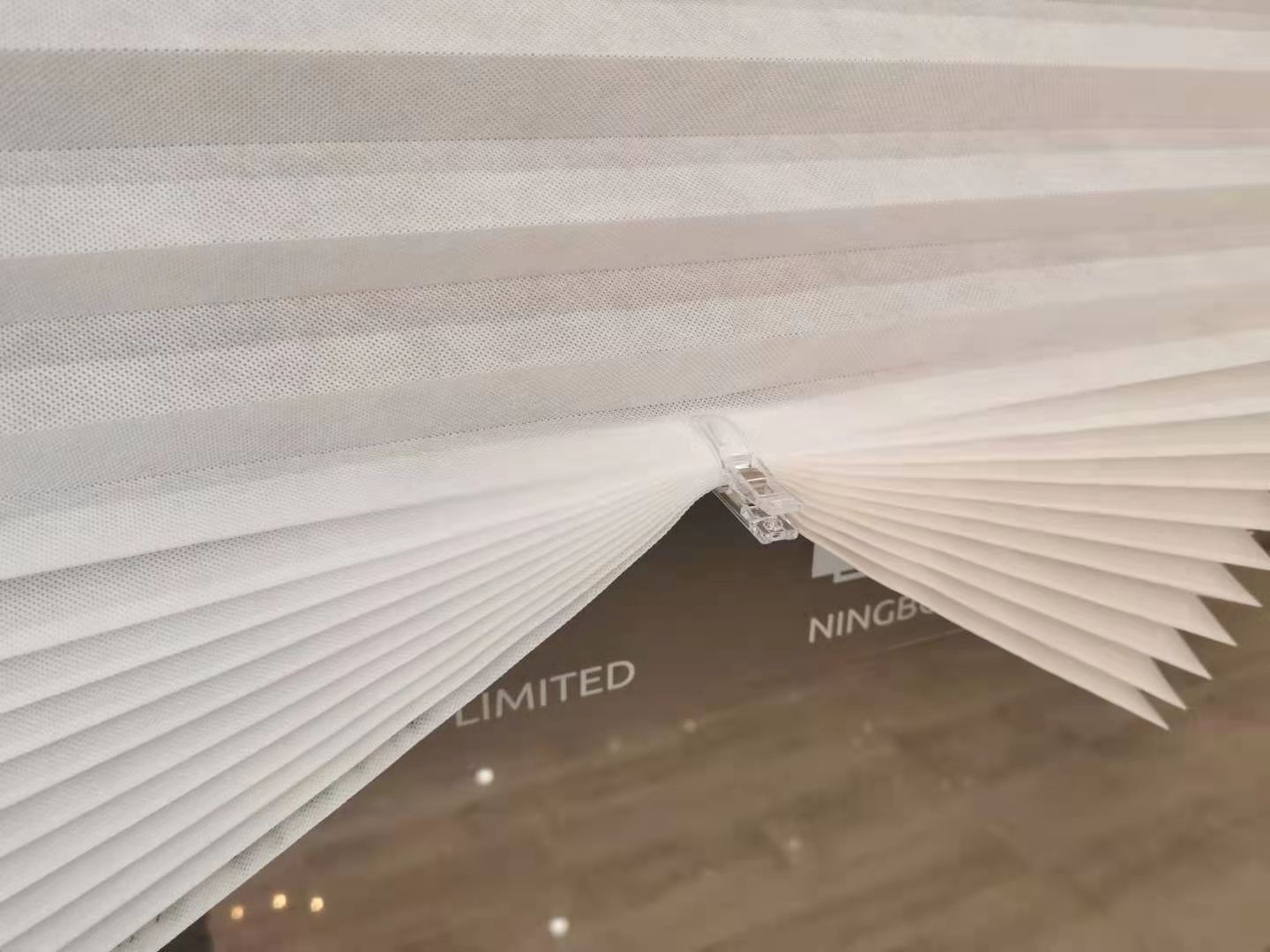 Factory Non-Woven Fabric Simple Paste Pleated Blinds Curtain Pleated Shades Non-Woven Fabric Folding Processing Fabric Cloth Curtain Factory Non-Woven Fabric Simple Paste Pleated Blinds Curtain Pleated Shades Non-Woven Fabric Folding Processing Fabric Cloth Curtain