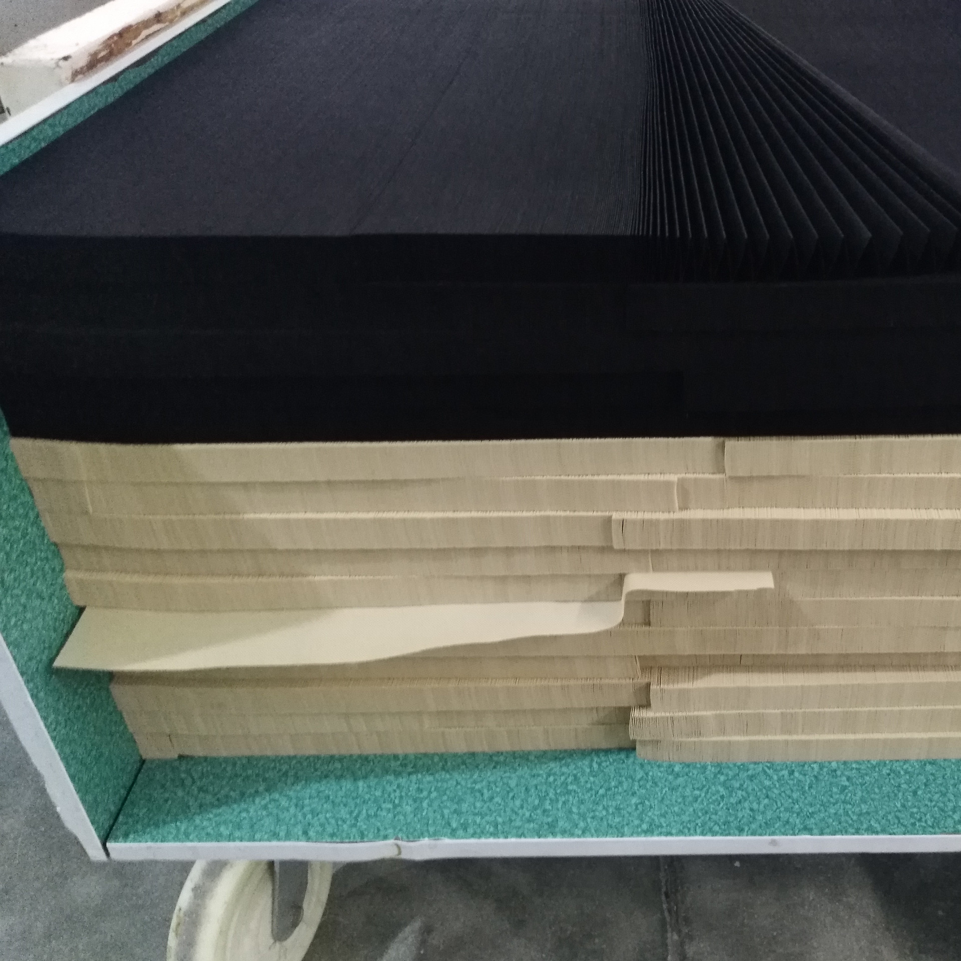 Factory Non-Woven Fabric Simple Paste Pleated Blinds Curtain Pleated Shades Non-Woven Fabric Folding Processing Fabric Cloth Curtain Factory Non-Woven Fabric Simple Paste Pleated Blinds Curtain Pleated Shades Non-Woven Fabric Folding Processing Fabric Cloth Curtain