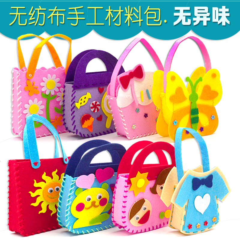 Non - woven cloth bag art DIY DIY manual bag cartoon three - dimensional paste production children hand sewn bags Non - woven cloth bag art DIY DIY manual bag cartoon three - dimensional paste production children hand sewn bags