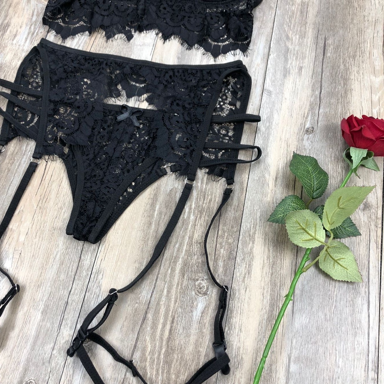 2019 European and American Foreign Trade Hot Sexy Underwear Set Lace Stitching Sexy Three-Piece Lace Underwear L05 2019 European and American Foreign Trade Hot Sexy Underwear Set Lace Stitching Sexy Three-Piece Lace Underwear L05