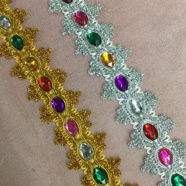 Double-Sided Three-Flower Diamond Lace