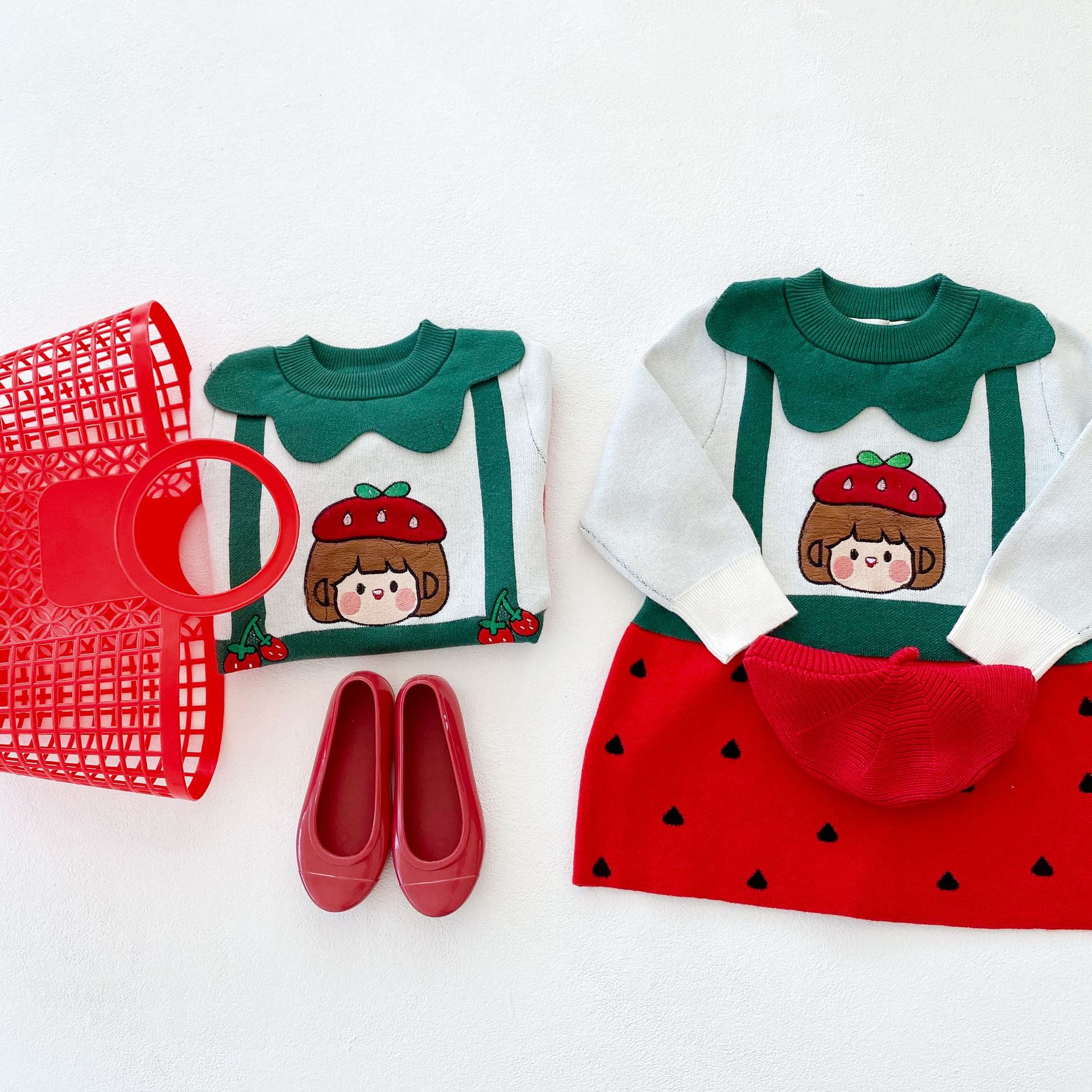 21 Autumn and Winter New Japanese Girl&#039;s Clothing Strawberry Fake Two-Piece Knitted Cute Sweet Dress Delivery Supported