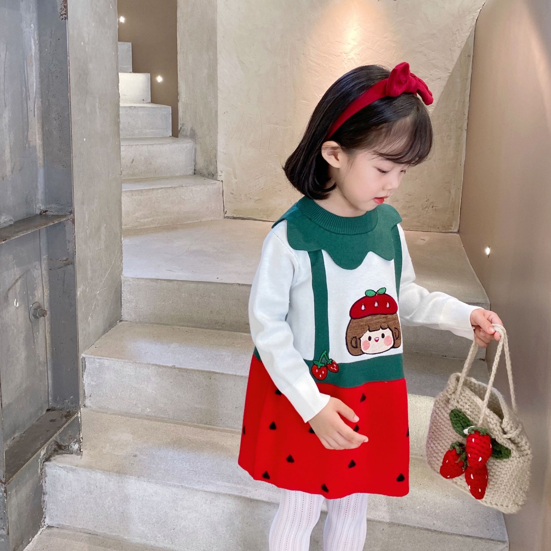 21 Autumn and Winter New Japanese Girl&#039;s Clothing Strawberry Fake Two-Piece Knitted Cute Sweet Dress Delivery Supported