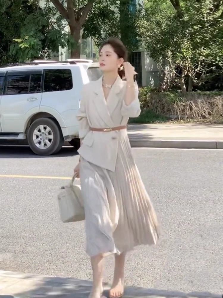 Korean Style Dress Stitching Fake Two-Piece Suit Pleated 2021 Autumn Korean Style Fashion Design Suit Long Skirt