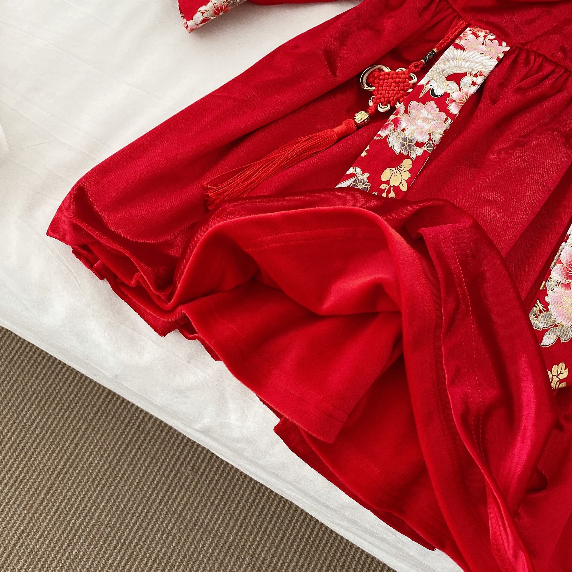 Girls New Year Clothes 0-6 Years Old Baby Girl Suit Children Suit for the New Year Velvet Padded Dress + Hanfu Top Ct052