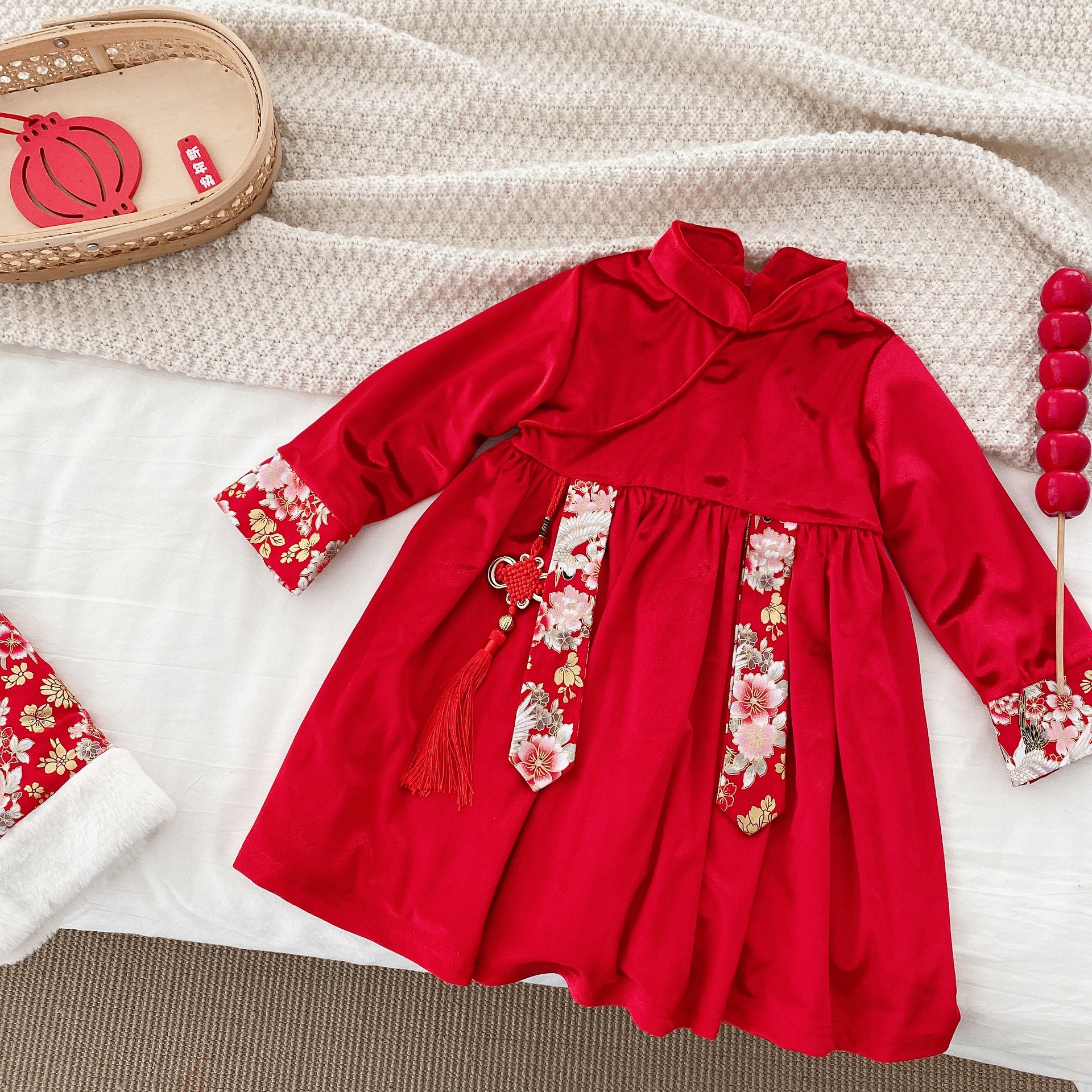Girls New Year Clothes 0-6 Years Old Baby Girl Suit Children Suit for the New Year Velvet Padded Dress + Hanfu Top Ct052