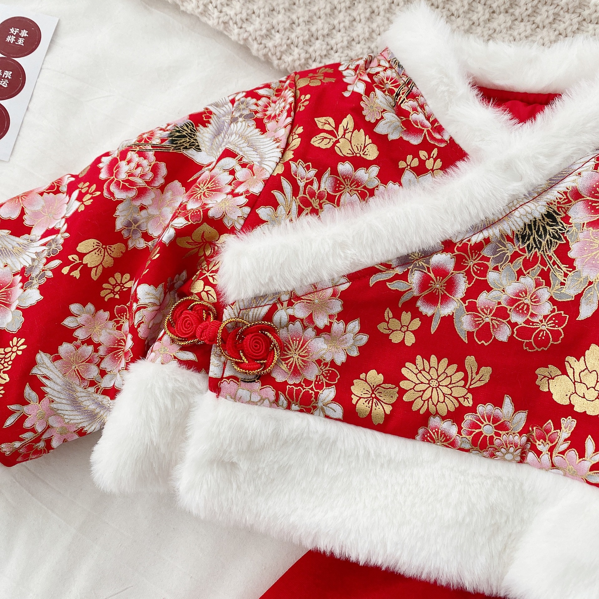 Girls New Year Clothes 0-6 Years Old Baby Girl Suit Children Suit for the New Year Velvet Padded Dress + Hanfu Top Ct052