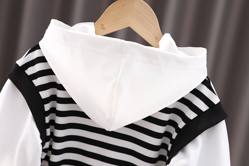 1-3 Years Old Boys Autumn Clothing Suit Baby Striped Sweater Fake Two Pieces Autumn Fashionable Children Ankle-Tied Jeans 1-3 Years Old Boys Autumn Clothing Suit Baby Striped Sweater Fake Two Pieces Autumn Fashionable Children Ankle-Tied Jeans