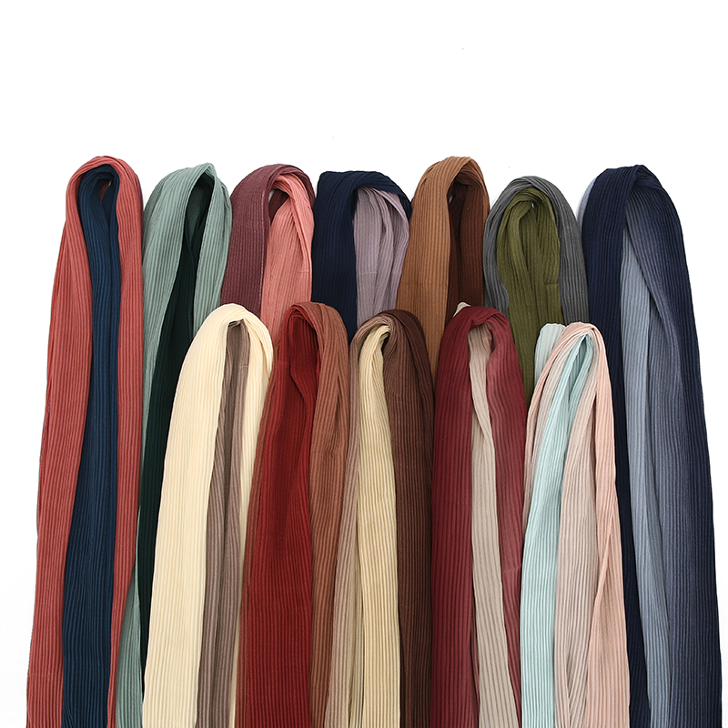 Hot sale new crinkled two-tone color bubble chiffon pleated solid shawls headband beach hijab summer Muslim wraps scarf 