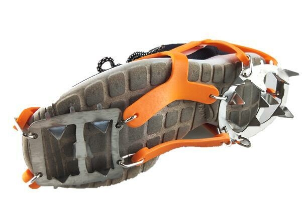 Crampon non - slip shoe set stainless steel welding is suing mountaineering snow anti - ski shoes Crampon ice climbing gear guy
