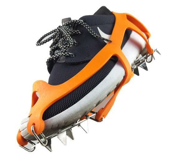 Crampon non - slip shoe set stainless steel welding is suing mountaineering snow anti - ski shoes Crampon ice climbing gear guy