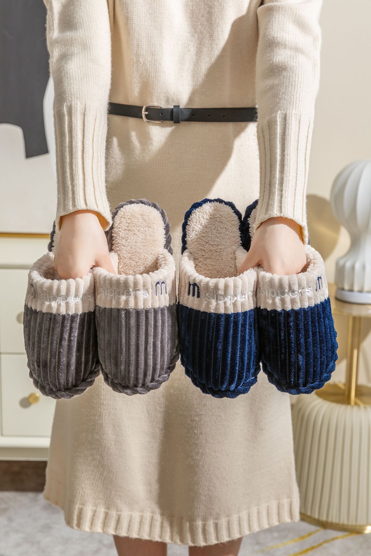 2021 New Autumn and Winter Home Sewing Shoes Korean Style Couple Corduroy Toe Covering Men and Women Cotton Slippers Spot Goods 2021 New Autumn and Winter Home Sewing Shoes Korean Style Couple Corduroy Toe Covering Men and Women Cotton Slippers Spot Goods