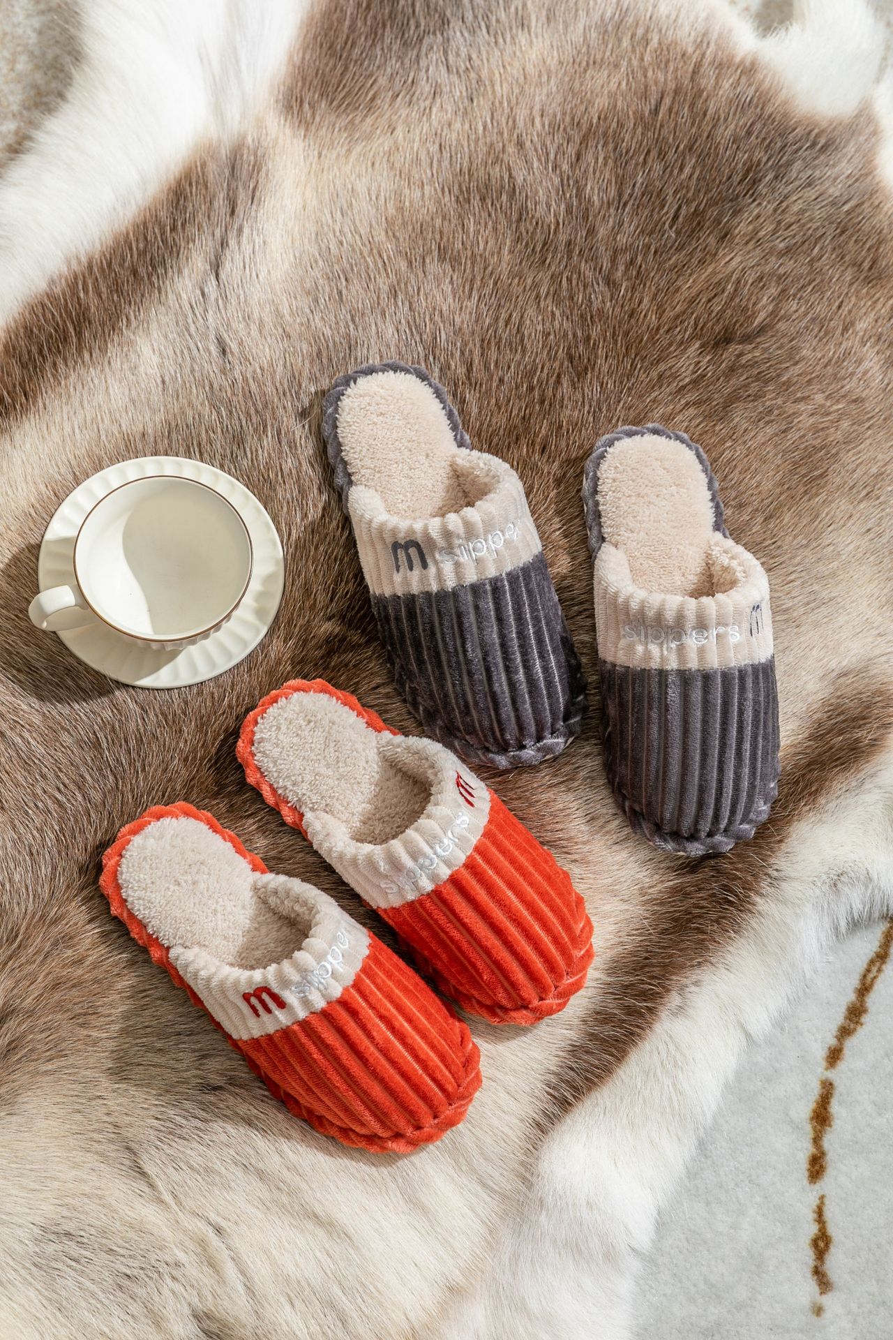 2021 New Autumn and Winter Home Sewing Shoes Korean Style Couple Corduroy Toe Covering Men and Women Cotton Slippers Spot Goods 2021 New Autumn and Winter Home Sewing Shoes Korean Style Couple Corduroy Toe Covering Men and Women Cotton Slippers Spot Goods