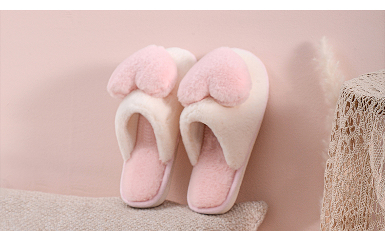 The New cotton slippers for lovely heart - shaped ladies in winter with indoor Korean lovers' extra warm plush