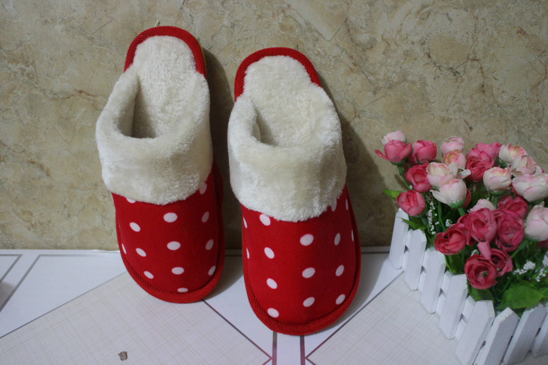 Winter new dot cotton slippers slip Home Furnishing warm indoor couples and women slippers wholesale