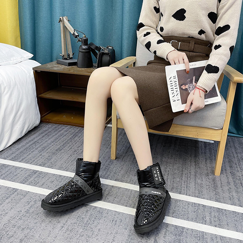 Winter Snow Boots Women&#039;s New Fashionable Thick Fashion Casual Flat British Style White Warm Short Tube