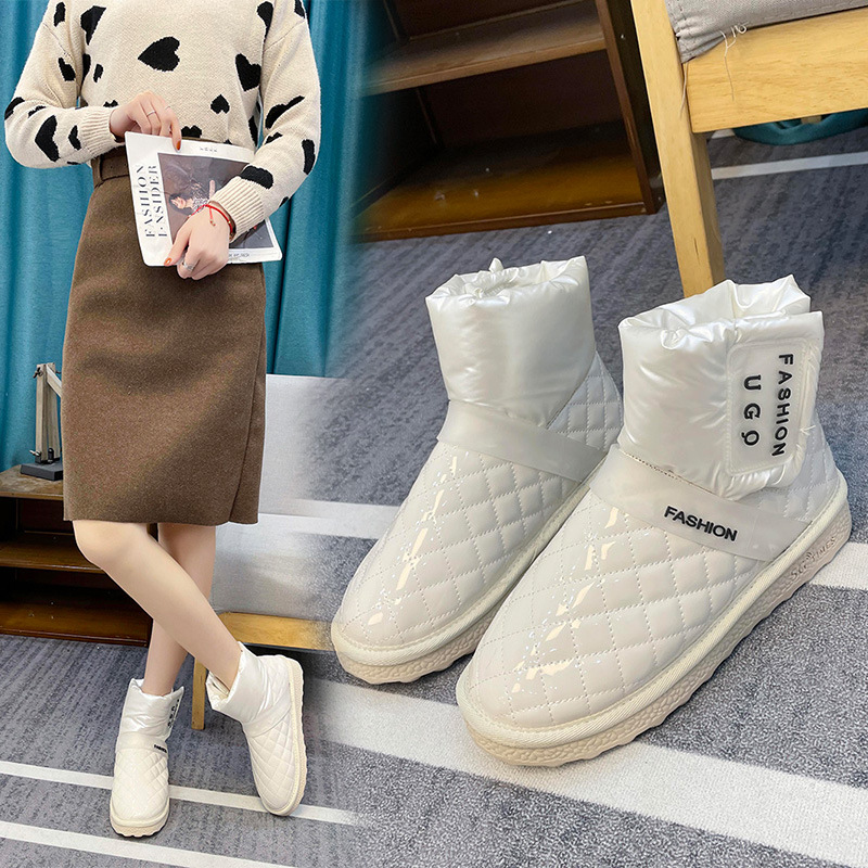Winter Snow Boots Women&#039;s New Fashionable Thick Fashion Casual Flat British Style White Warm Short Tube