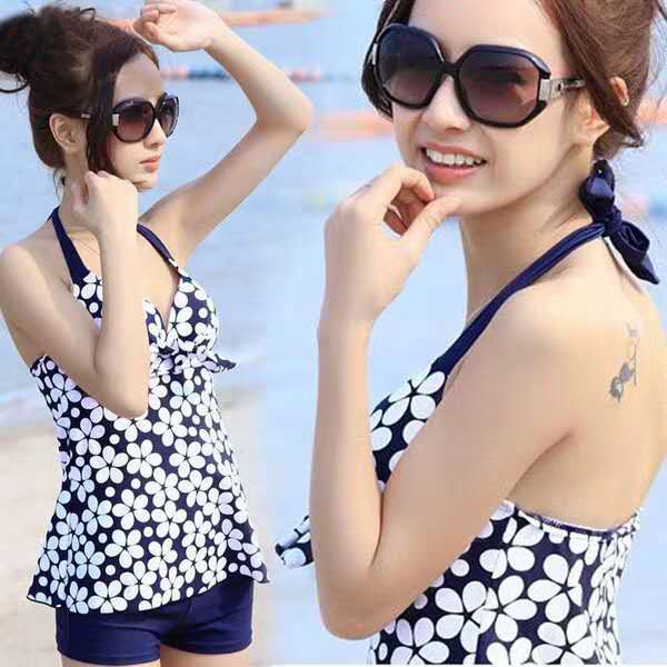 Swimwear stock spot handling Swimwear Swimwear stock spot handling Swimwear