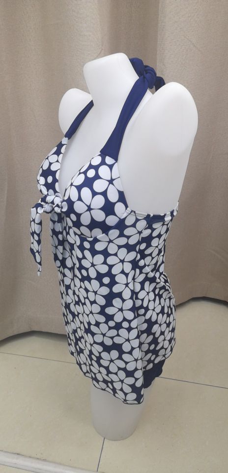Swimwear stock spot handling Swimwear Swimwear stock spot handling Swimwear