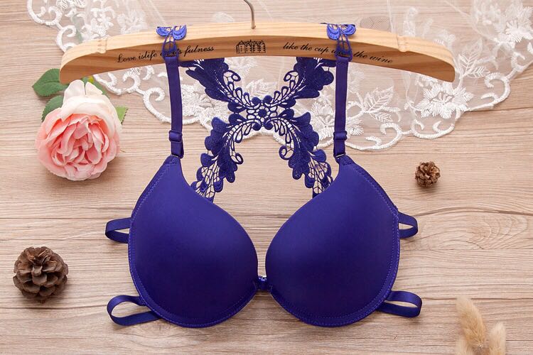Direct sale of the new Japanese and Korean version of the y-shape lace back front button bra with rims to gather girls' underwear bra cover