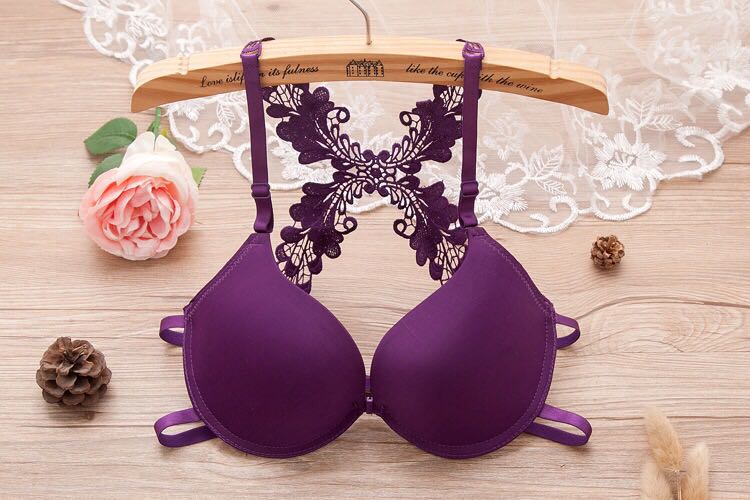 Direct sale of the new Japanese and Korean version of the y-shape lace back front button bra with rims to gather girls' underwear bra cover