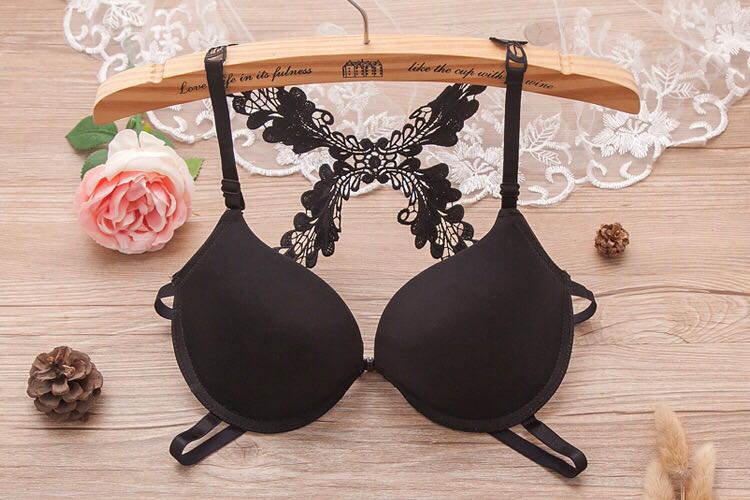 Direct sale of the new Japanese and Korean version of the y-shape lace back front button bra with rims to gather girls' underwear bra cover