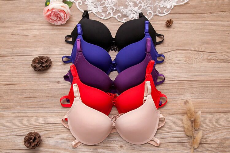 Direct sale of the new Japanese and Korean version of the y-shape lace back front button bra with rims to gather girls' underwear bra cover