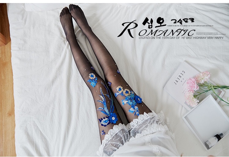 Hand-Embroidered Flowers Style Cherry Blue Enchantress Pattern Anti-Snagging Mask Socks Stockings Pantyhose for Women