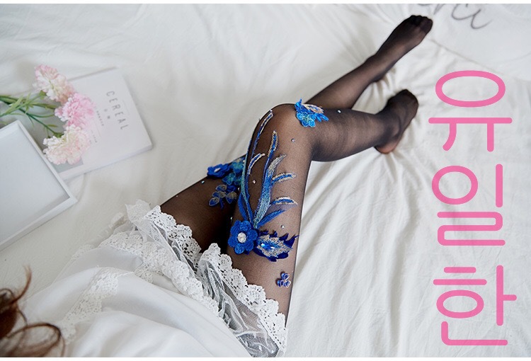 Hand-Embroidered Flowers Style Cherry Blue Enchantress Pattern Anti-Snagging Mask Socks Stockings Pantyhose for Women