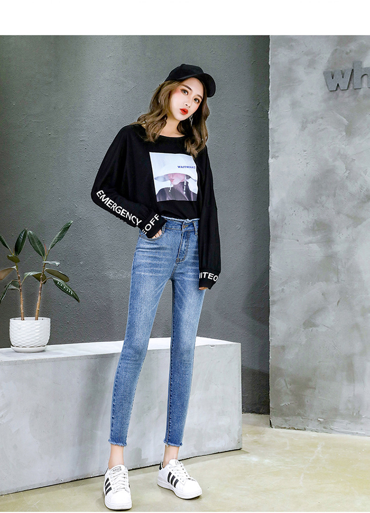 women in Spring 2020 new high waist nine minute Trousers Korean version show thin chic tight small feet with fur border women in Spring 2020 new high waist nine minute Trousers Korean version show thin chic tight small feet with fur border