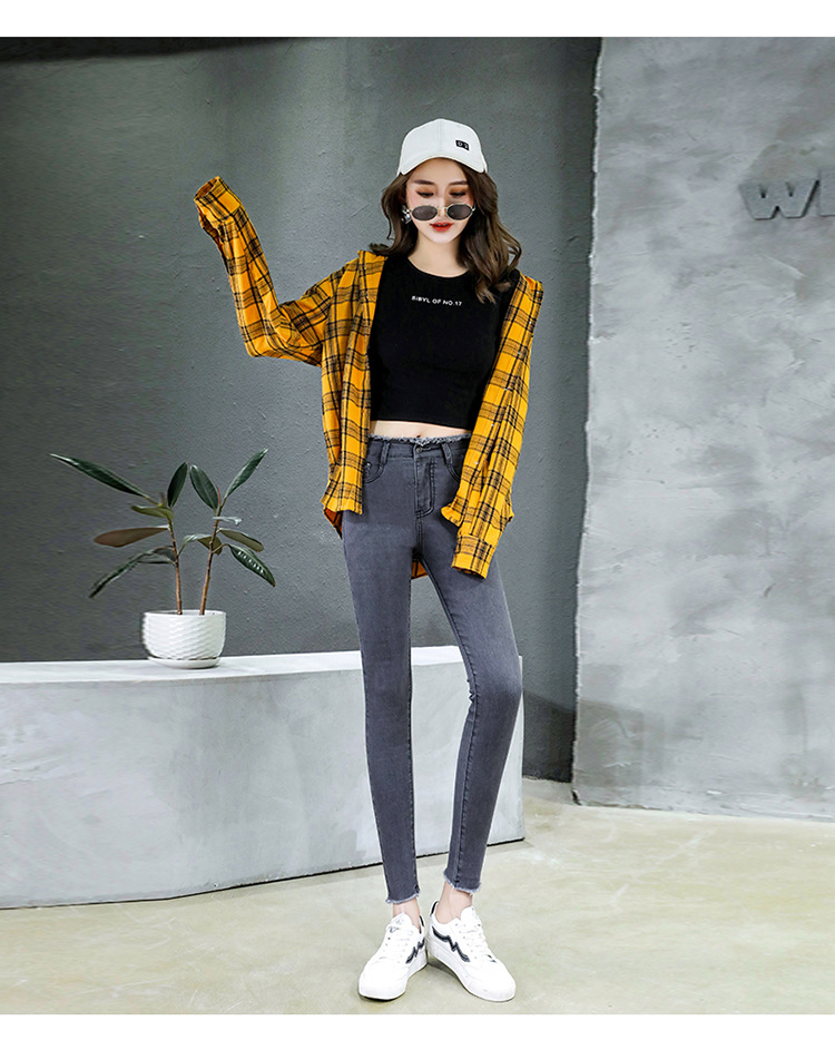 women in Spring 2020 new high waist nine minute Trousers Korean version show thin chic tight small feet with fur border women in Spring 2020 new high waist nine minute Trousers Korean version show thin chic tight small feet with fur border