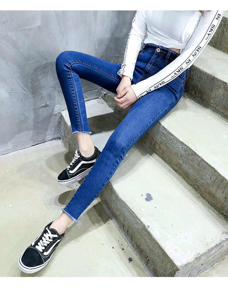 women in Spring 2020 new high waist nine minute Trousers Korean version show thin chic tight small feet with fur border women in Spring 2020 new high waist nine minute Trousers Korean version show thin chic tight small feet with fur border