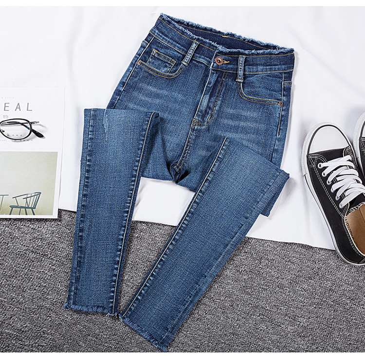 women in Spring 2020 new high waist nine minute Trousers Korean version show thin chic tight small feet with fur border women in Spring 2020 new high waist nine minute Trousers Korean version show thin chic tight small feet with fur border