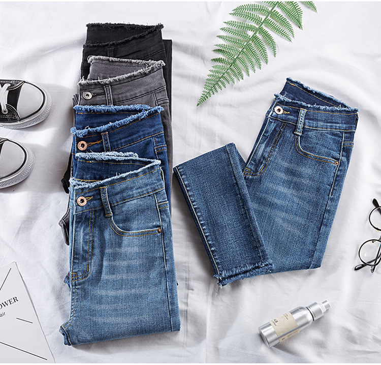women in Spring 2020 new high waist nine minute Trousers Korean version show thin chic tight small feet with fur border women in Spring 2020 new high waist nine minute Trousers Korean version show thin chic tight small feet with fur border