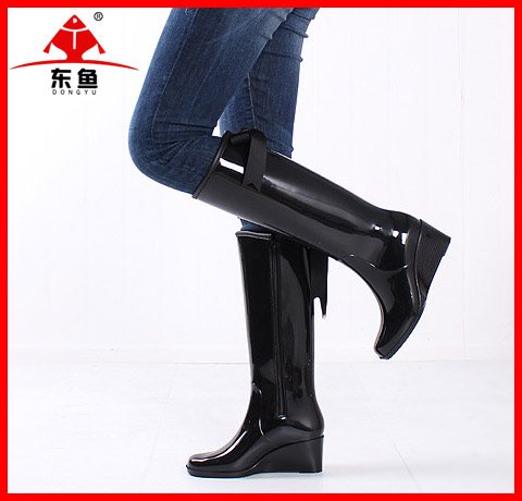High fashion lady boots tube Korean ribbon waterproof zipper shoes slip boots High fashion lady boots tube Korean ribbon waterproof zipper shoes slip boots