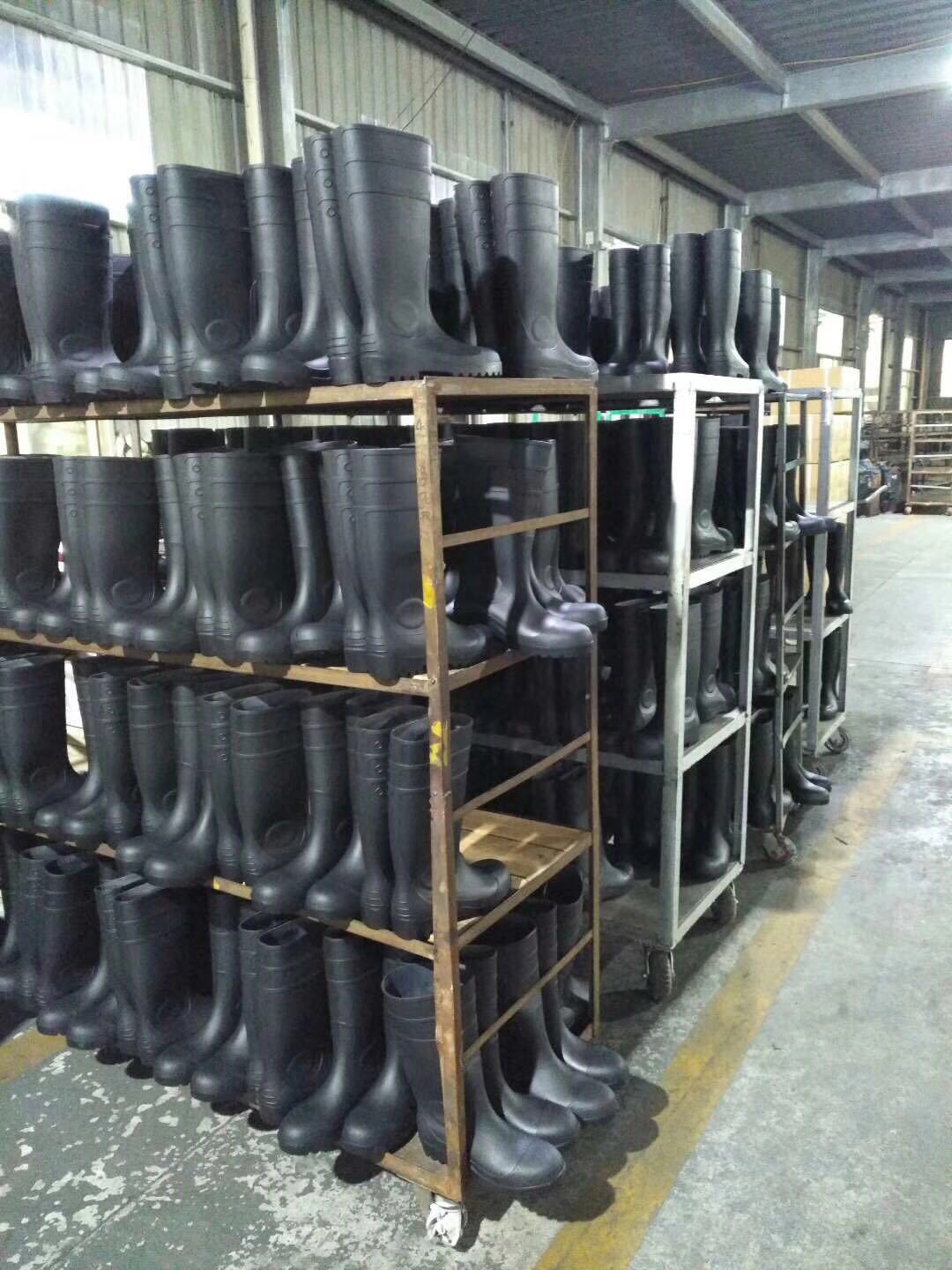 French rain boots male export PVC water shoes wear - resistant wholesale custom French rain boots male export PVC water shoes wear - resistant wholesale custom