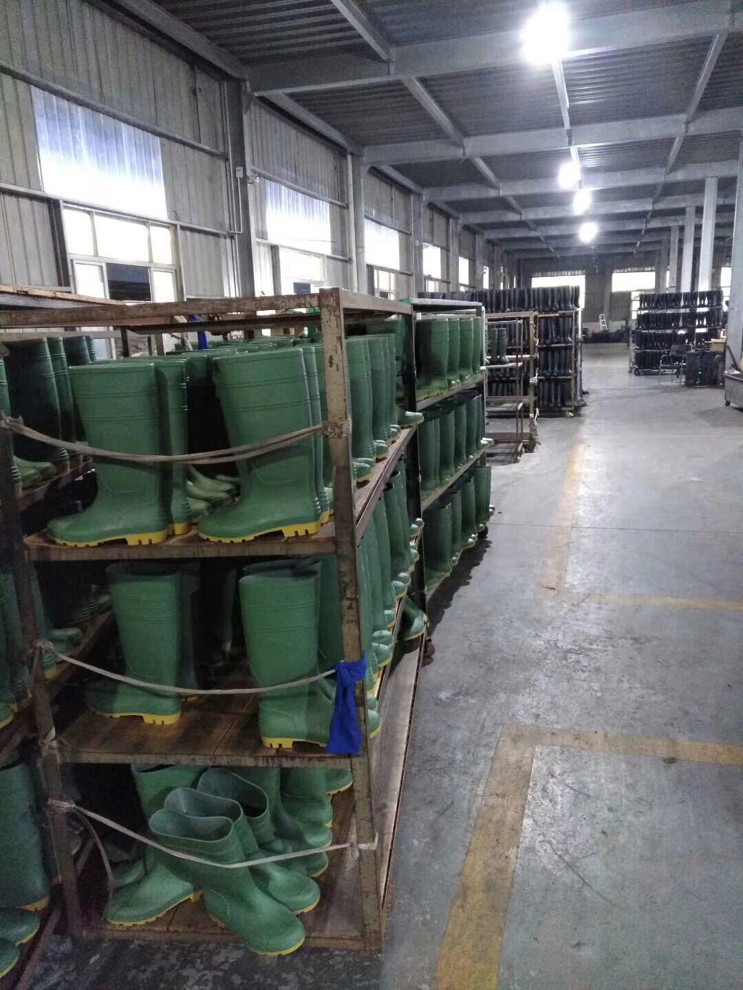French rain boots male export PVC water shoes wear - resistant wholesale custom French rain boots male export PVC water shoes wear - resistant wholesale custom