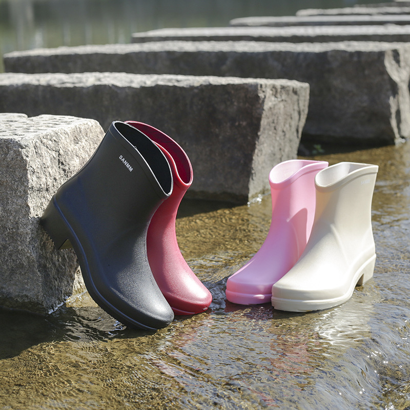 Rain Boots Women&#039;s New Cross-Border Fashion Short Women&#039;s Rain Boots PVC Non-Slip Waterproof Shoes Outer Wear Export Rubber Boots Wholesale