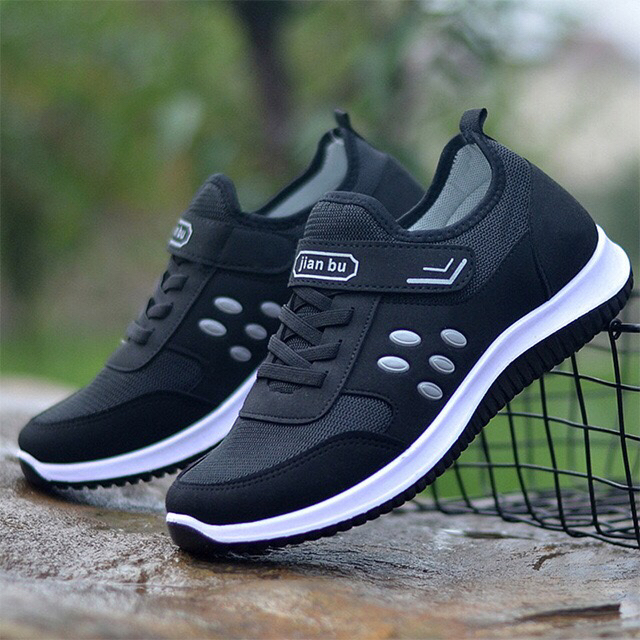 Autumn and Winter 2020 Middle-Aged and Elderly Lightweight Cotton-Padded Shoes Soft Bottom Walking Casual Mom Shoes round Head plus Velvet Simple