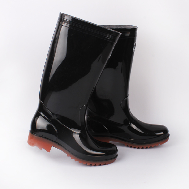 New style men&#039;s water shoes fashion high tube PVC flat flat jelly color men&#039;s rain shoes low heel rain shoes rain boots