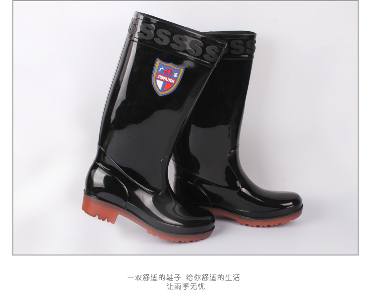 The new style of men's water shoes, high barrel PVC flat bottom, low heel, simple men's rain shoes, fashion rain shoes, rain boots