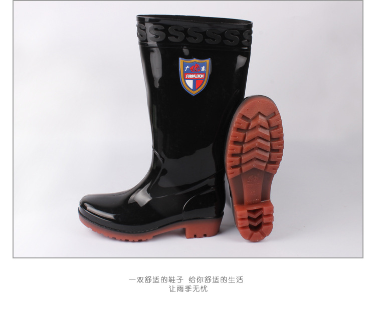 The new style of men's water shoes, high barrel PVC flat bottom, low heel, simple men's rain shoes, fashion rain shoes, rain boots