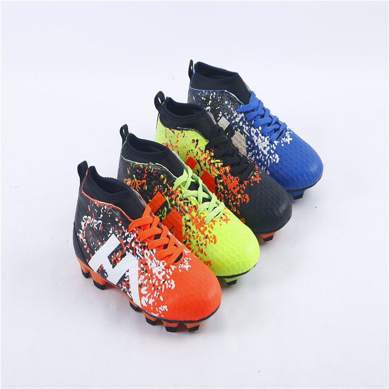 Manufacturers direct football shoes crushed nails for boys and girls young sneaker man grass anti-skid sports shoes source factory