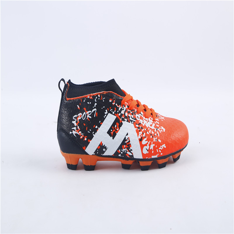 Manufacturers direct football shoes crushed nails for boys and girls young sneaker man grass anti-skid sports shoes source factory