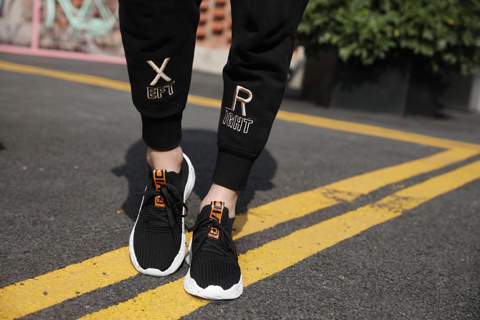 2019 spring edition south Korean casual sports shoes fly weave lace-up breathable soft bottom running shoes for lovers 2019 spring edition south Korean casual sports shoes fly weave lace-up breathable soft bottom running shoes for lovers