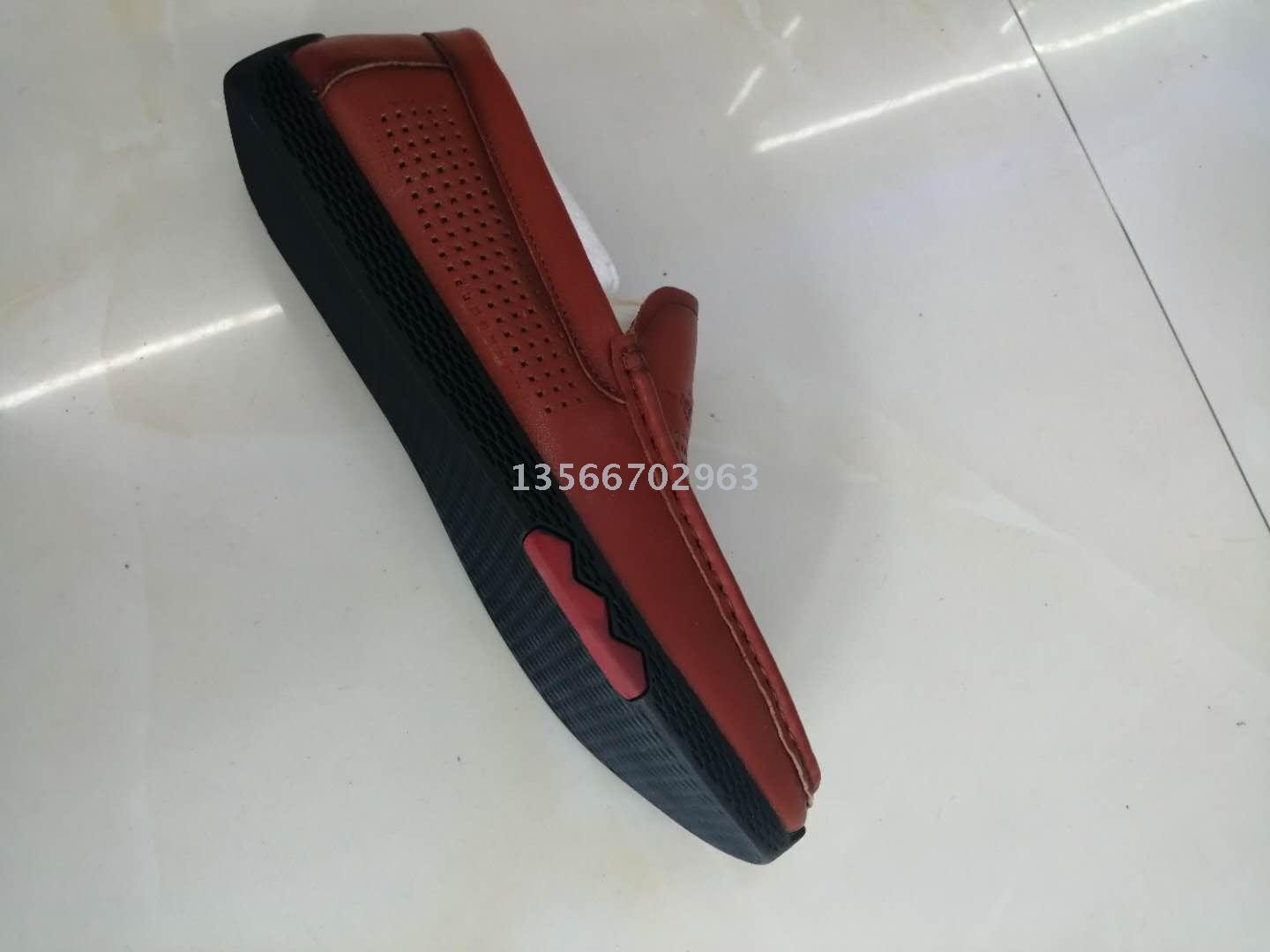 Summer Hollowed -out Leather Shoes Men Leisure Breathable Leather Sandals Soft soles a foot in the elderly father shoes