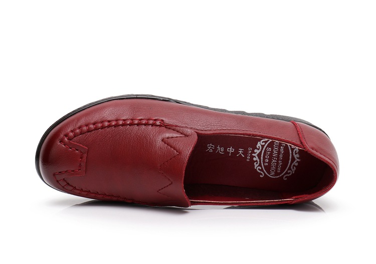 2021 Spring and Autumn New Soft Leather Mom Shoes Women's Flat Soft Bottom Granny Shoes round Toe Middle-Aged and Elderly Leather Shoes