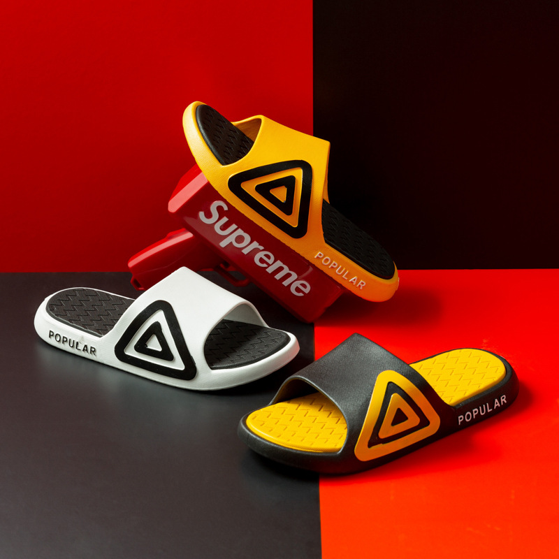 2020 new trend of men&#039;s slippers, home slippers, women&#039;s non-slip, household bath slippers, slippers and sandals in summer