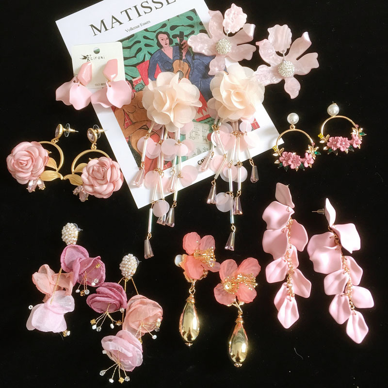 Splendid European and American Earrings Elegant Pink Lace Fake Petal Fringed Earrings Super Fairy Flowers Stud Earrings for Women Personalized Eardrops
